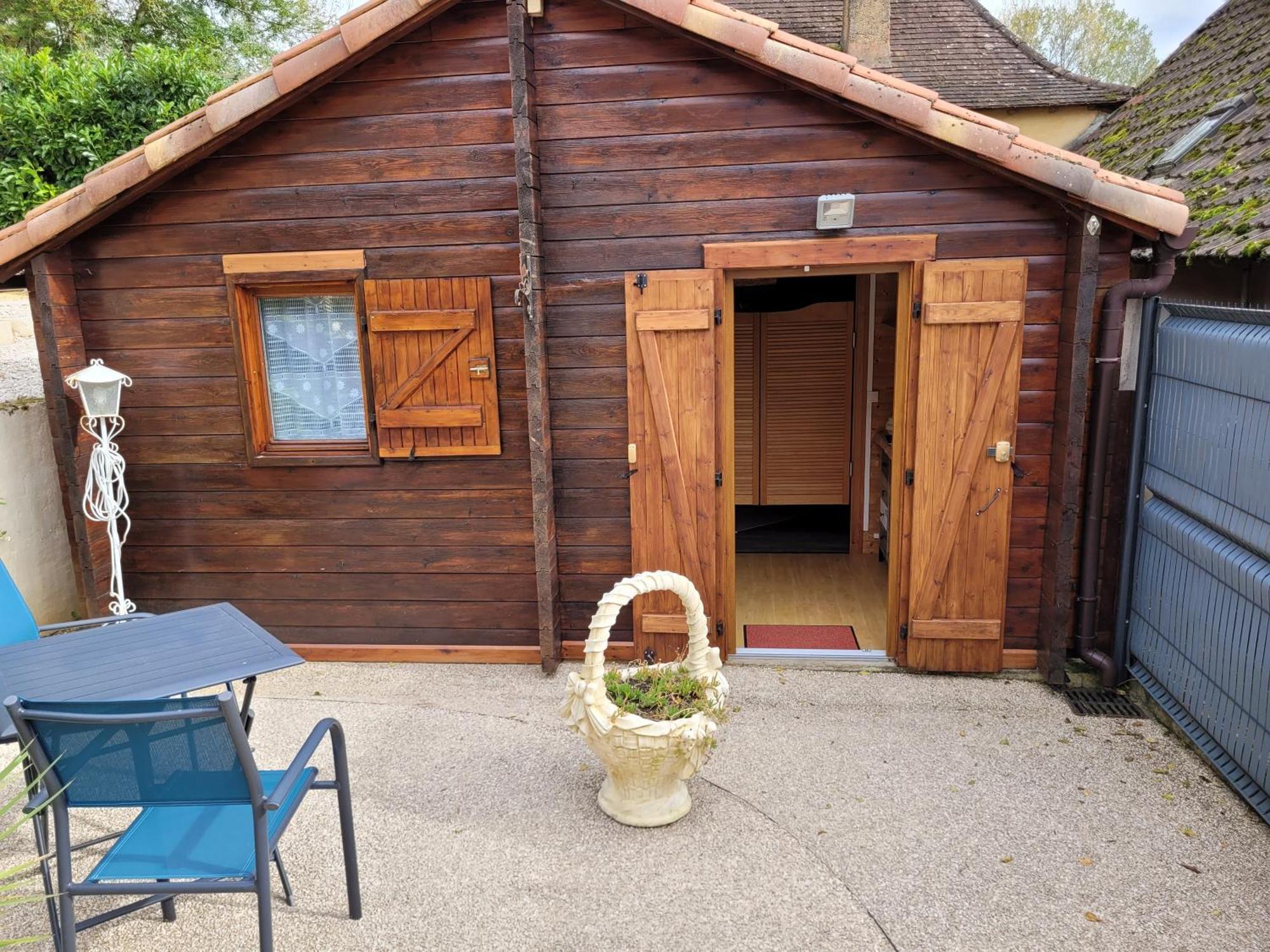 Au Petit Chalet Gigouzac Exterior photo